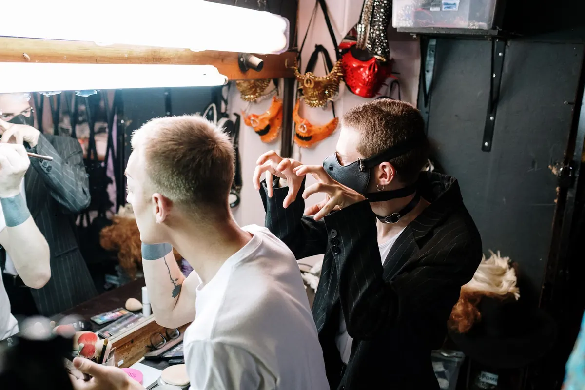 Seasonal Fashion Week Checklist: What to Pack for Castings and Shows